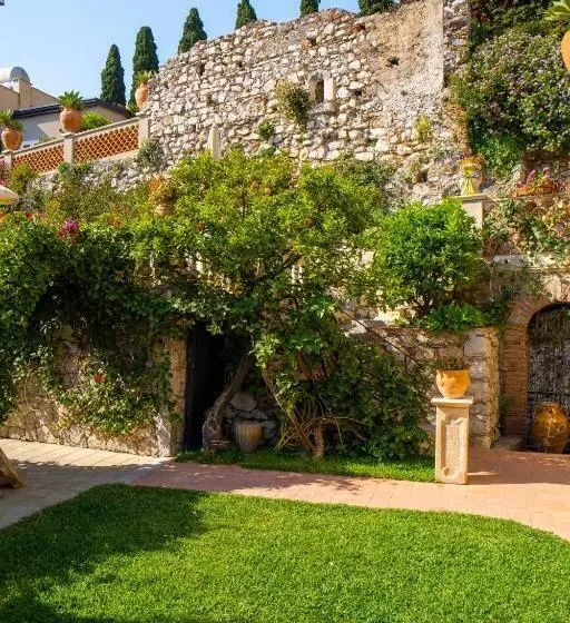 ガーデンビュースタンダードルーム, Villa Taormina