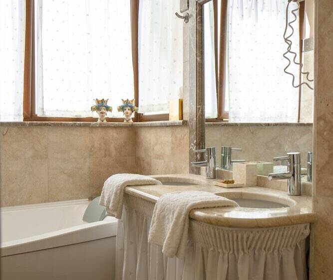 Полулюкс, Villa Taormina