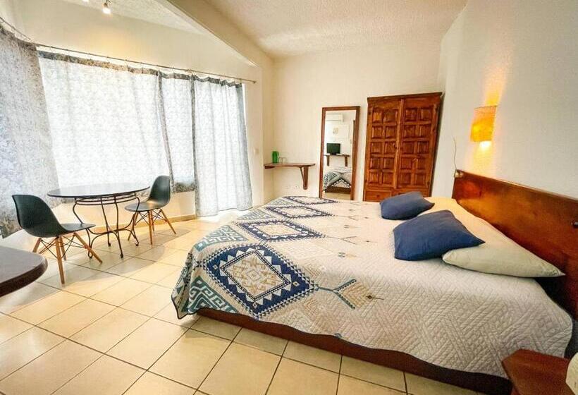 Quarto Estandar Cama King, Allende