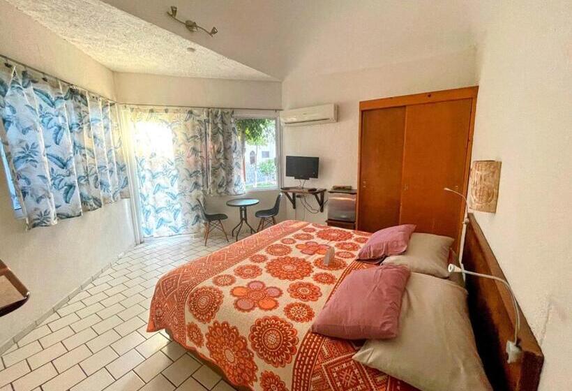 Quarto Estandar Cama King, Allende