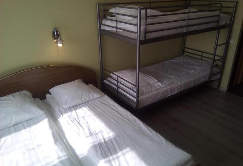 اتاق استاندارد چهار تخته, Dzintarjura