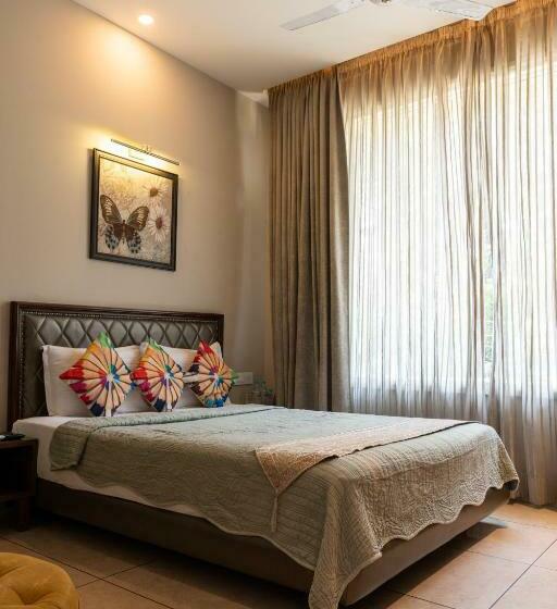 Deluxe Room, Kasauli Regency Stags Not Allowed