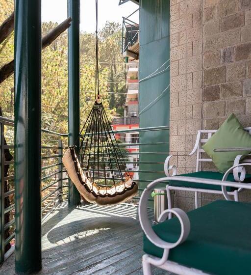 Family Room, Kasauli Regency Stags Not Allowed