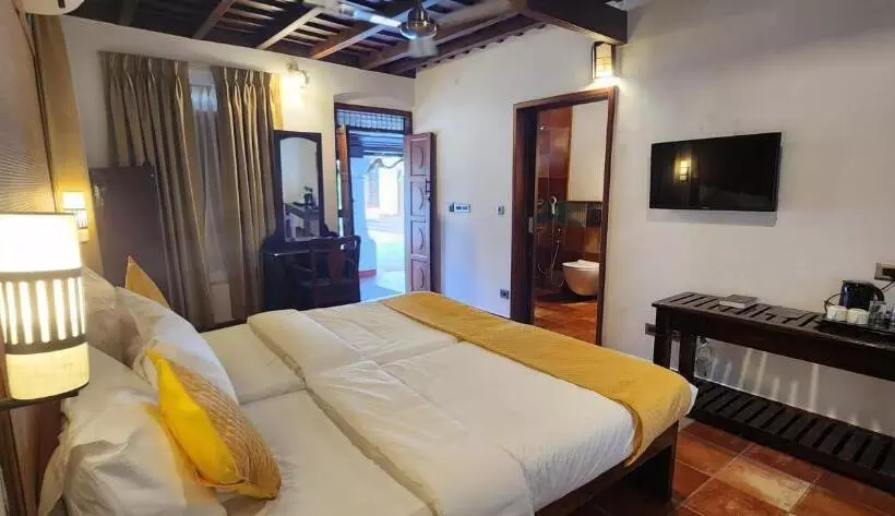 バルコニー付きデラックスルーム, Kumarakom Tharavadu   A Heritage Hotel, Kumarakom