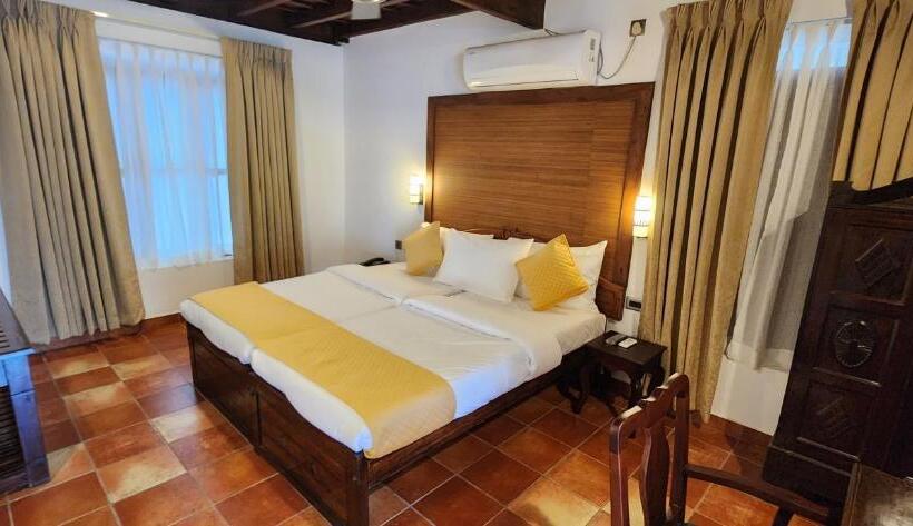 带阳台的豪华间, Kumarakom Tharavadu   A Heritage Hotel, Kumarakom