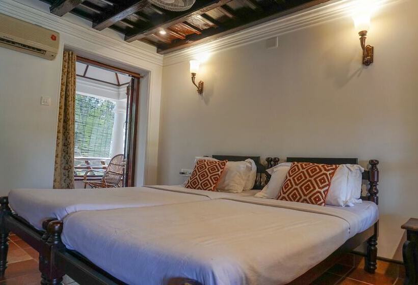 غرفة ديلوكس مزودة بشرفة, Kumarakom Tharavadu   A Heritage Hotel, Kumarakom