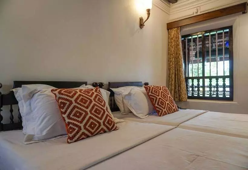 スーペリアールーム, Kumarakom Tharavadu   A Heritage Hotel, Kumarakom