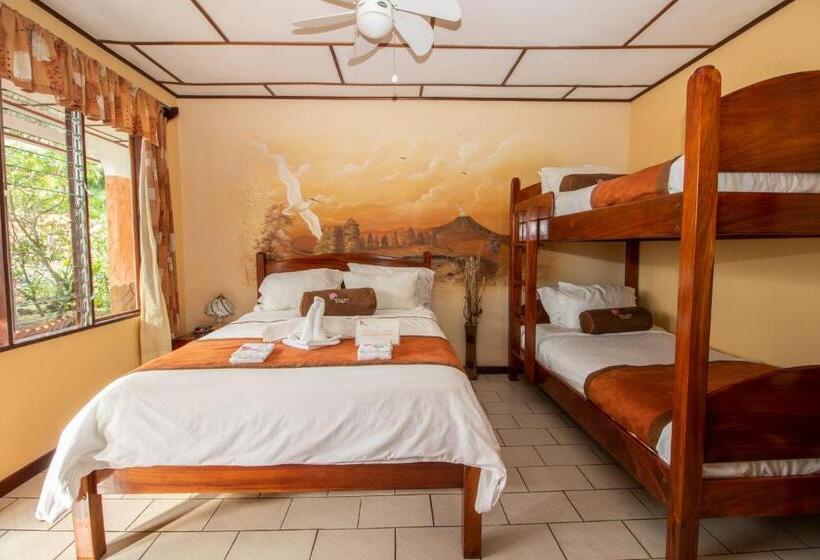 اتاق استاندارد چهار تخته, La Rosa De America