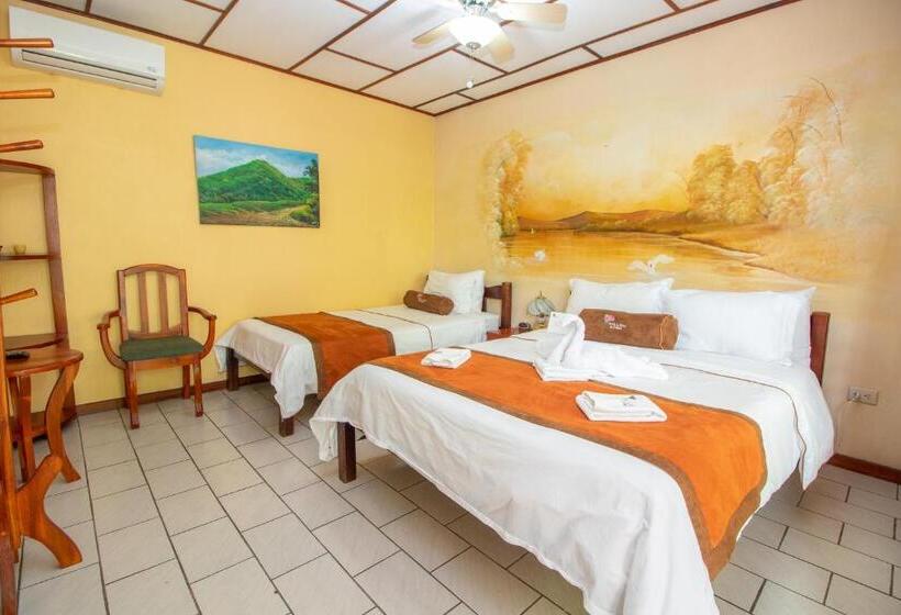 اتاق استاندارد سه نفره, La Rosa De America