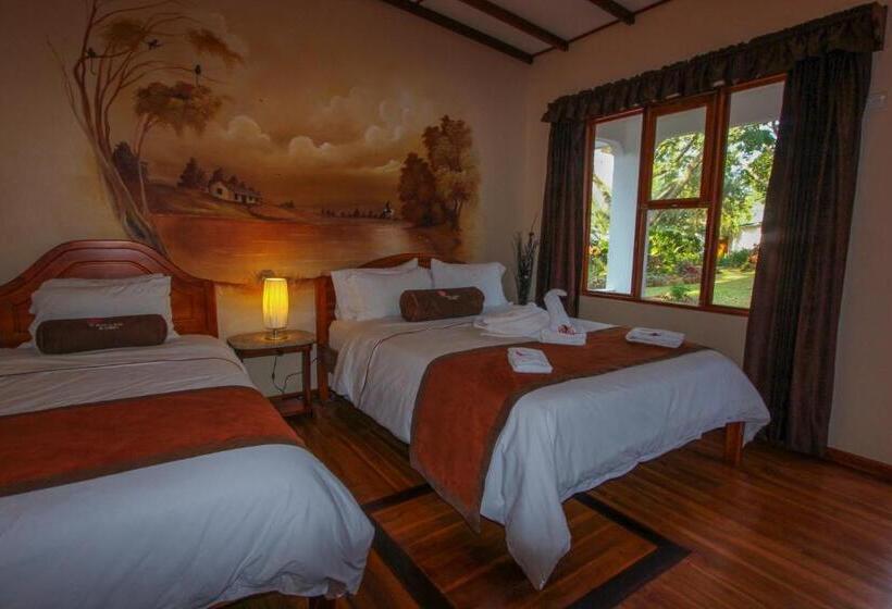 اتاق سوپریور سه تخته, La Rosa De America