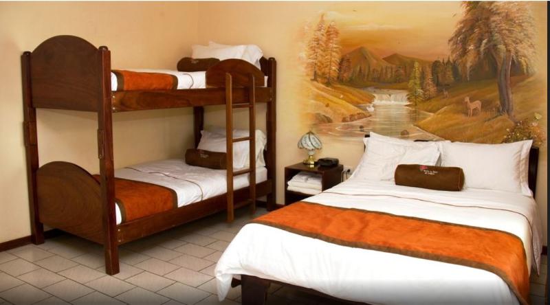 اتاق استاندارد چهار تخته, La Rosa De America