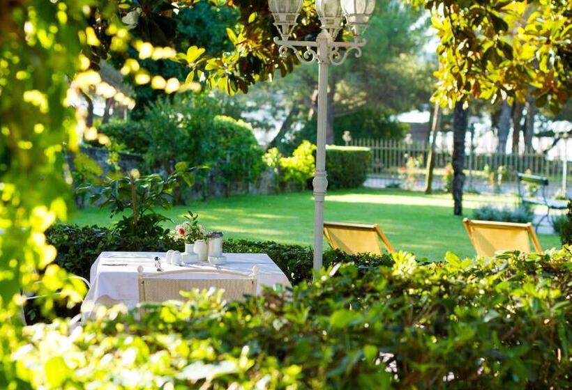 اتاق استاندارد با بالکن و چشمانداز دریا, Marko