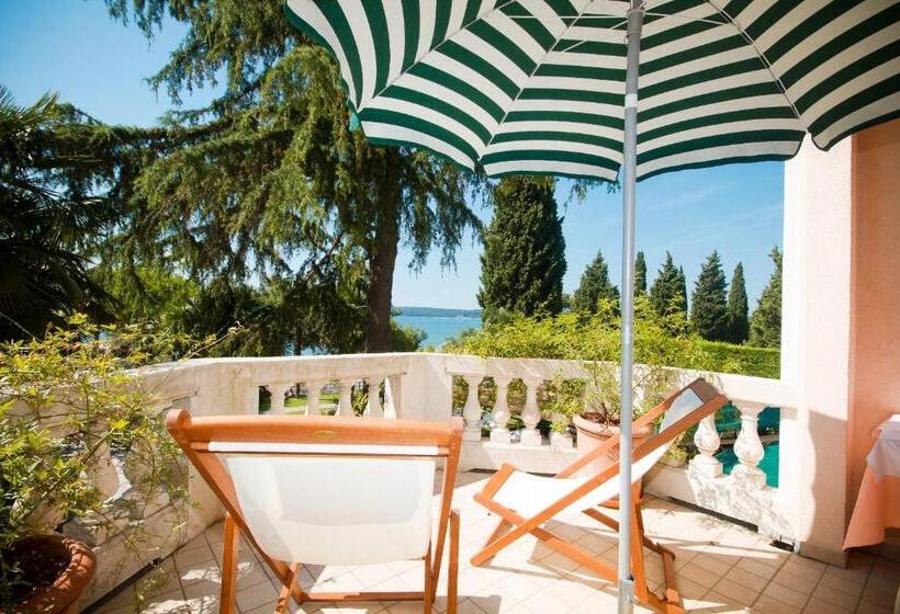 اتاق استاندارد با بالکن و چشمانداز دریا, Marko