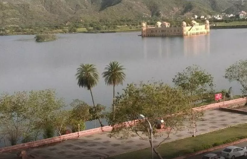 クラブルーム, Regenta Central Jal Mahal, Jaipur