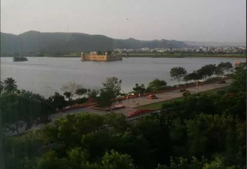 クラブルーム, Regenta Central Jal Mahal, Jaipur