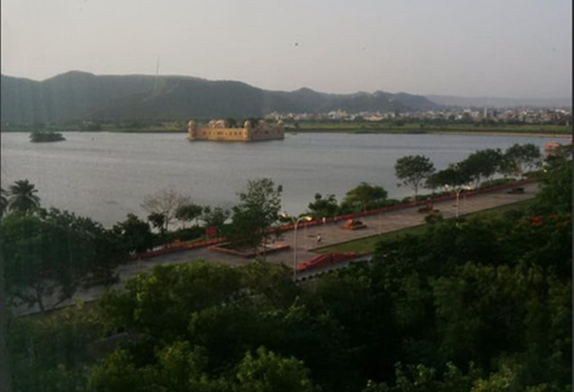 اتاق لوکس, Regenta Central Jal Mahal, Jaipur