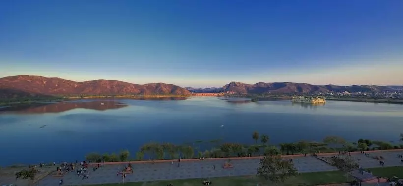 デラックスルーム, Regenta Central Jal Mahal, Jaipur