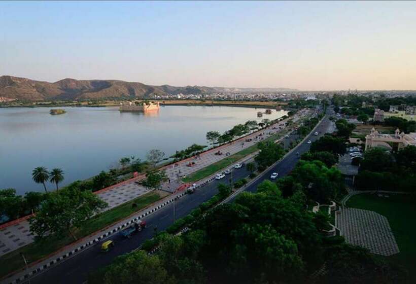اتاق لوکس, Regenta Central Jal Mahal, Jaipur