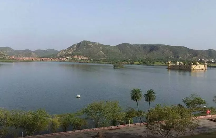 デラックスルーム, Regenta Central Jal Mahal, Jaipur