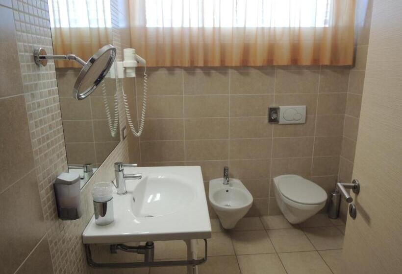 标准三人间, San Giorgio