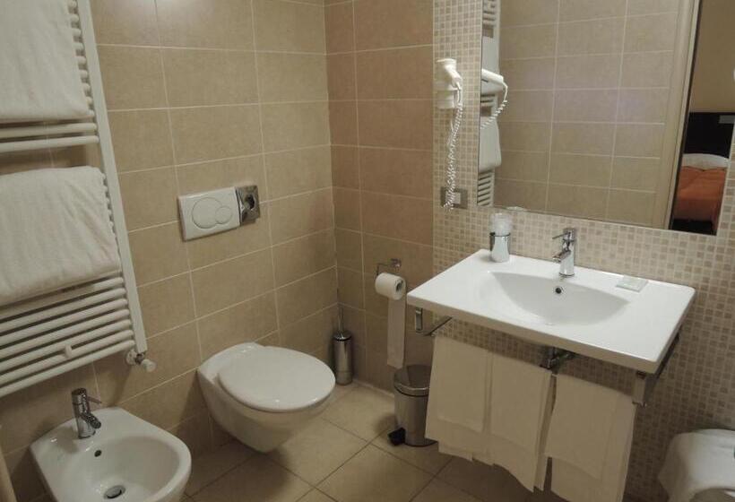 标准三人间, San Giorgio