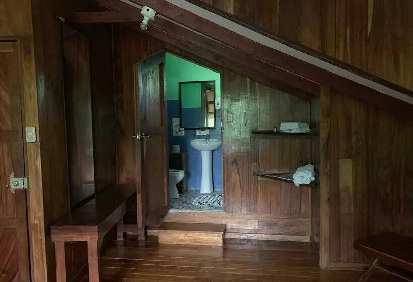 Standard Kolmen Hengen Huone, Vista Drake Lodge