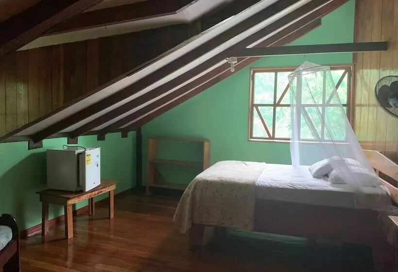 Standard Kolmen Hengen Huone, Vista Drake Lodge