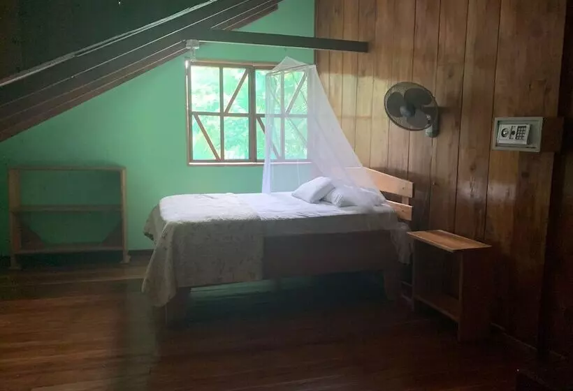 Standard Kolmen Hengen Huone, Vista Drake Lodge