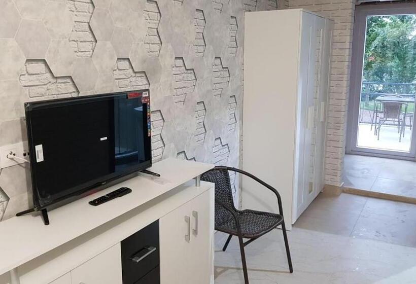 バルコニー付き１ベッドルームアパートメント, Zatoka