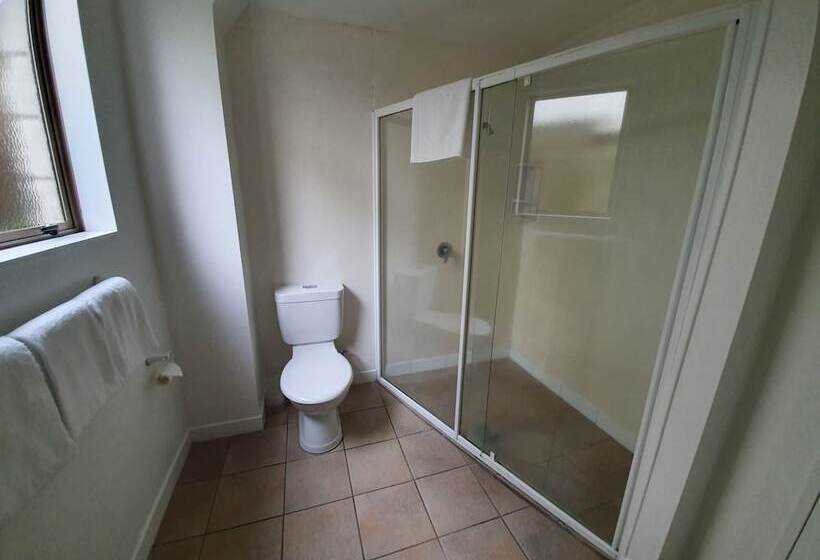 スタンダードスタジオ, Lake Point Motel