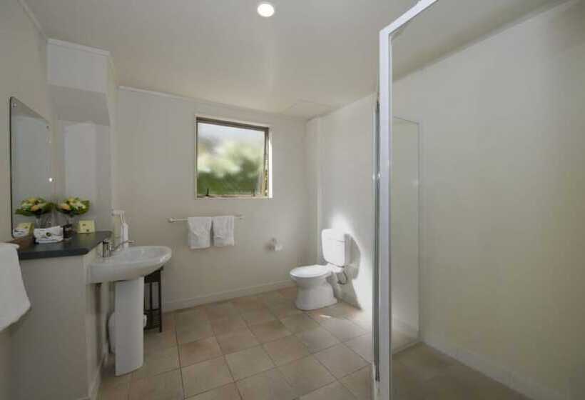 ファミリーステューディオ, Lake Point Motel