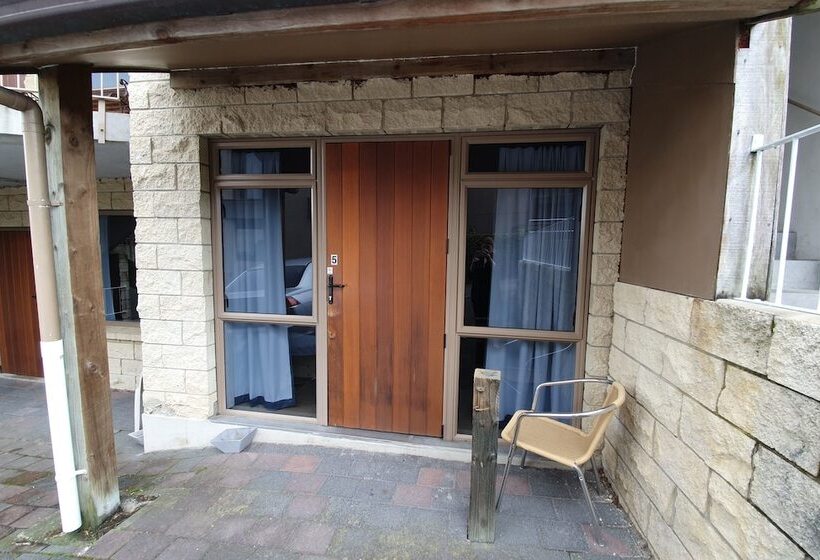 1ベッドルームアパートメント, Lake Point Motel