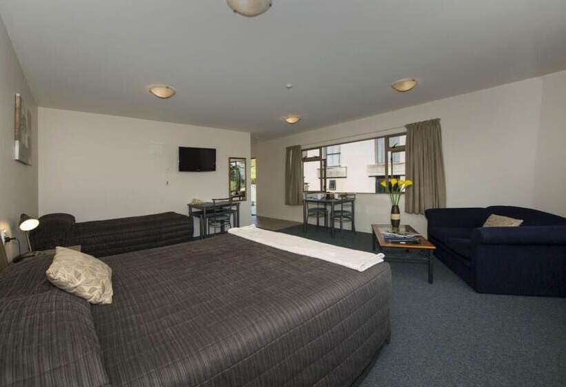 スタンダードスタジオ, Lake Point Motel