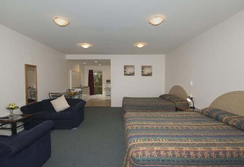 ファミリーステューディオ, Lake Point Motel