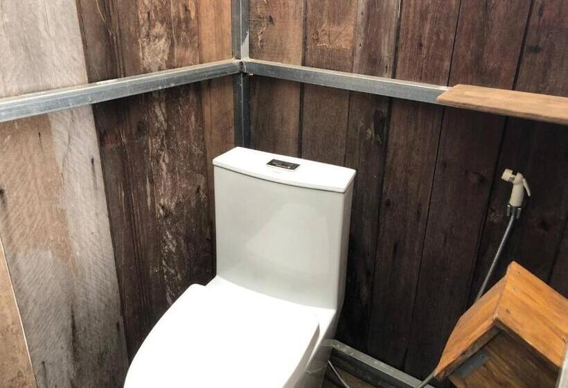 Standard Tent, Green Valley Veal Pouch