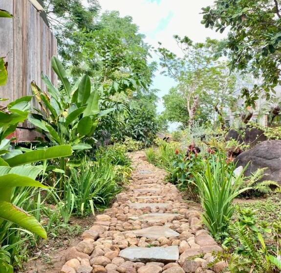 Standard Tent, Green Valley Veal Pouch