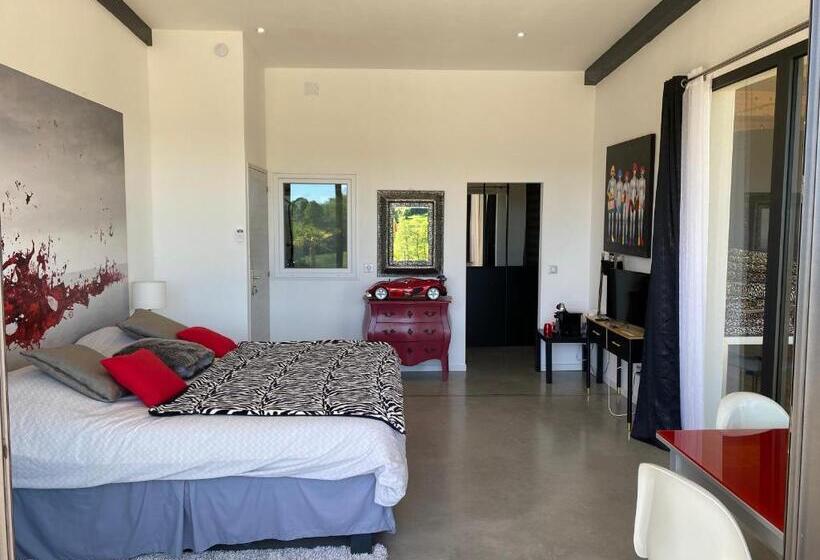 Номер Стандарт Вид на Бассейн, Villa Eden