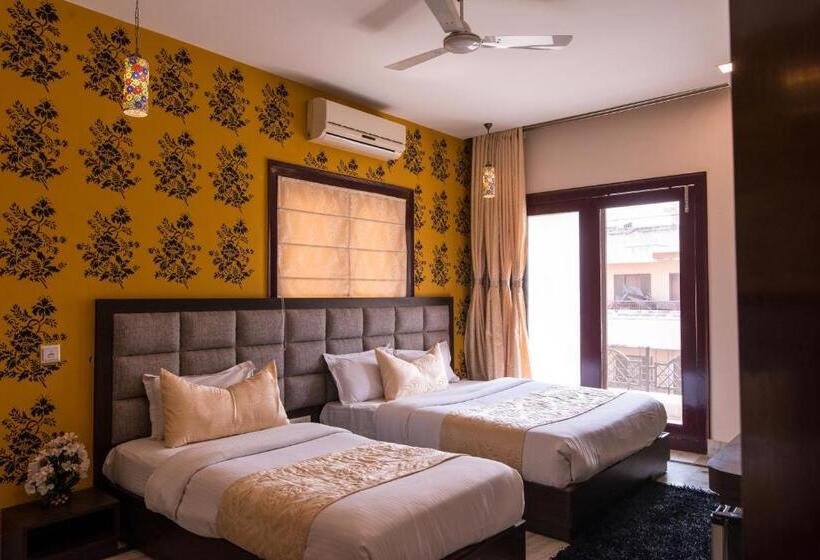 スタンダードトリプルルーム, Buddha