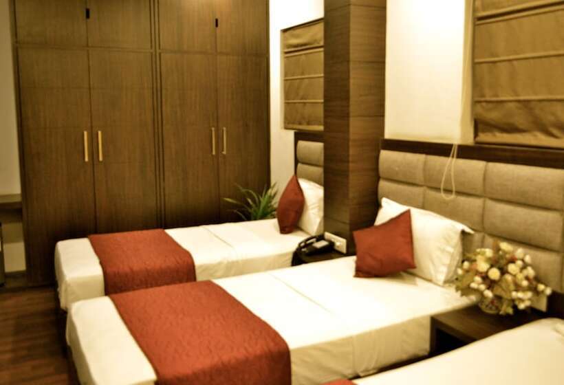 ファミリールーム, Buddha