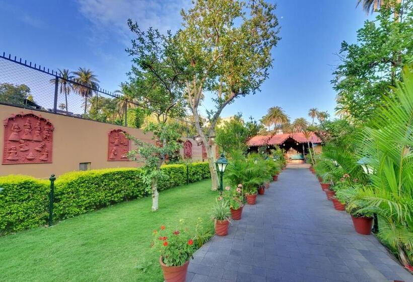 Дом 1 Спальня, Chacha Inn  The Garden Retreat