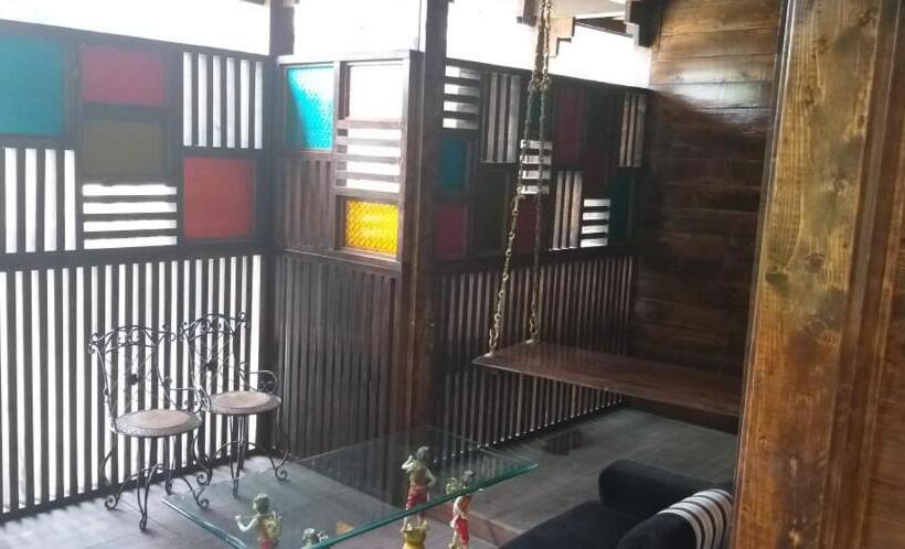 Номер Стандарт с Балконом, Chacha Inn  The Garden Retreat