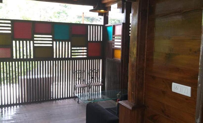 Номер Стандарт с Балконом, Chacha Inn  The Garden Retreat