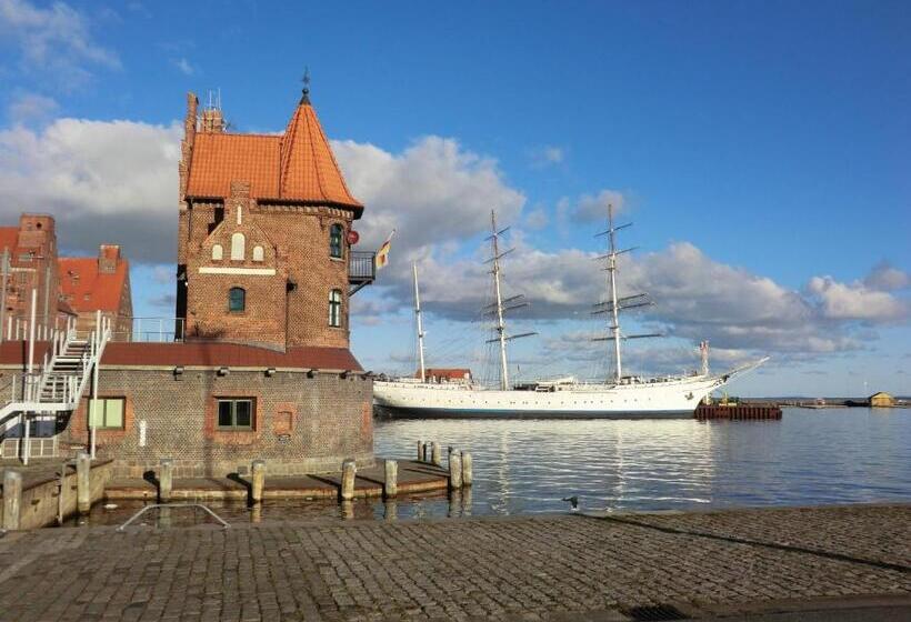 غرفة سوبيريور, Hiddenseer