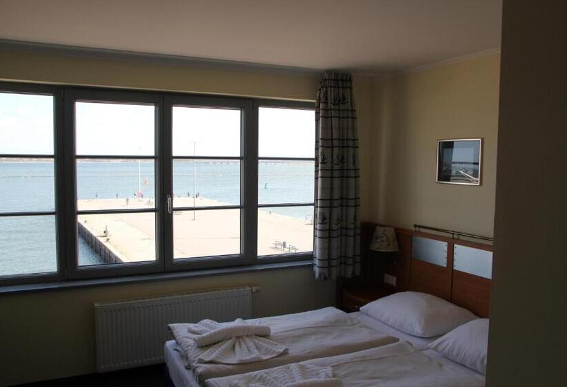 غرفة قياسية فردية مطلة علي البحر, Hiddenseer