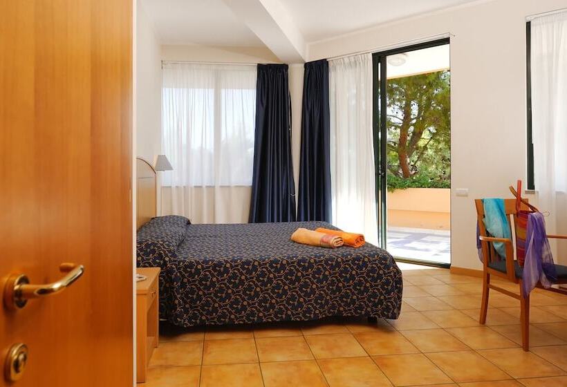 스탠다드 룸, I Melograni