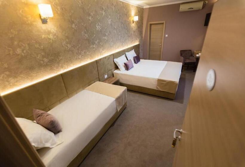 Трехместный Номер Премиум, Orient Braila