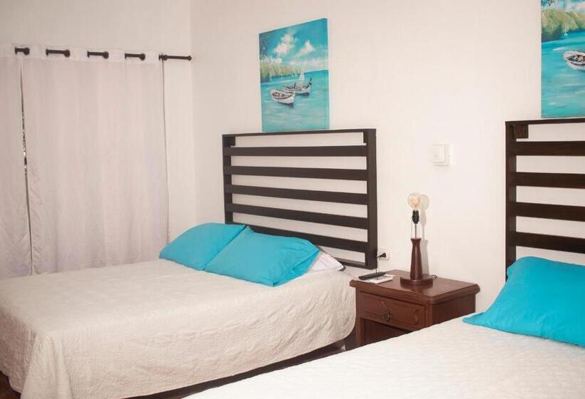 スタンダードトリプルルーム, Playa Westfalia