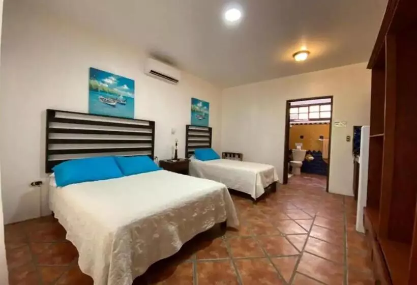 Standard Kolmen Hengen Huone, Playa Westfalia