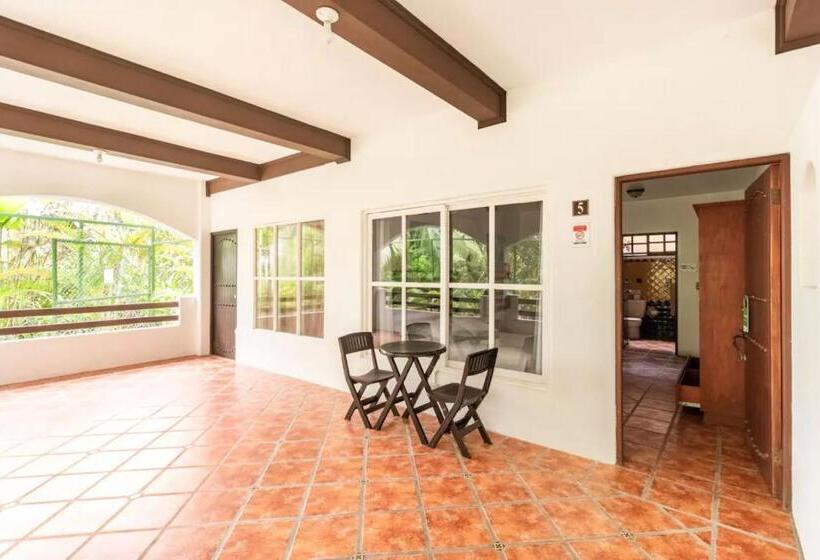 غرفة قياسية ثلاثية, Playa Westfalia