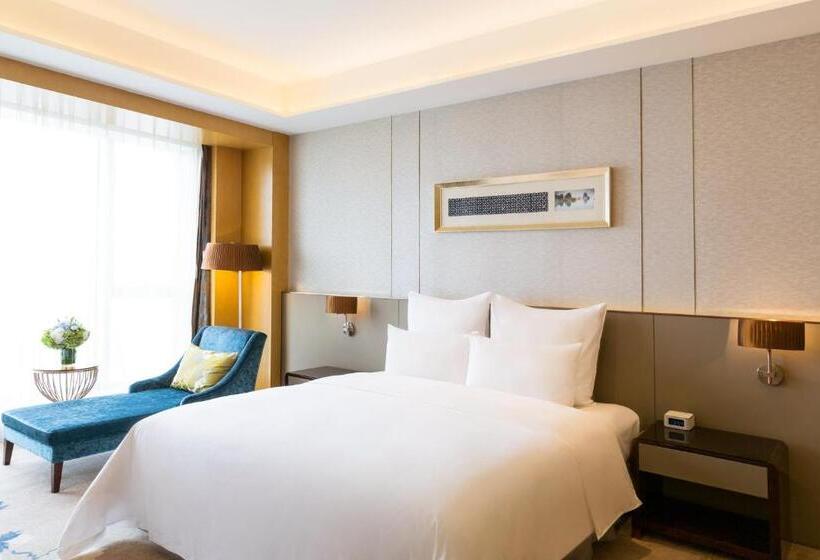 סוויטת ג'וניור, Pullman Changshu Leeman